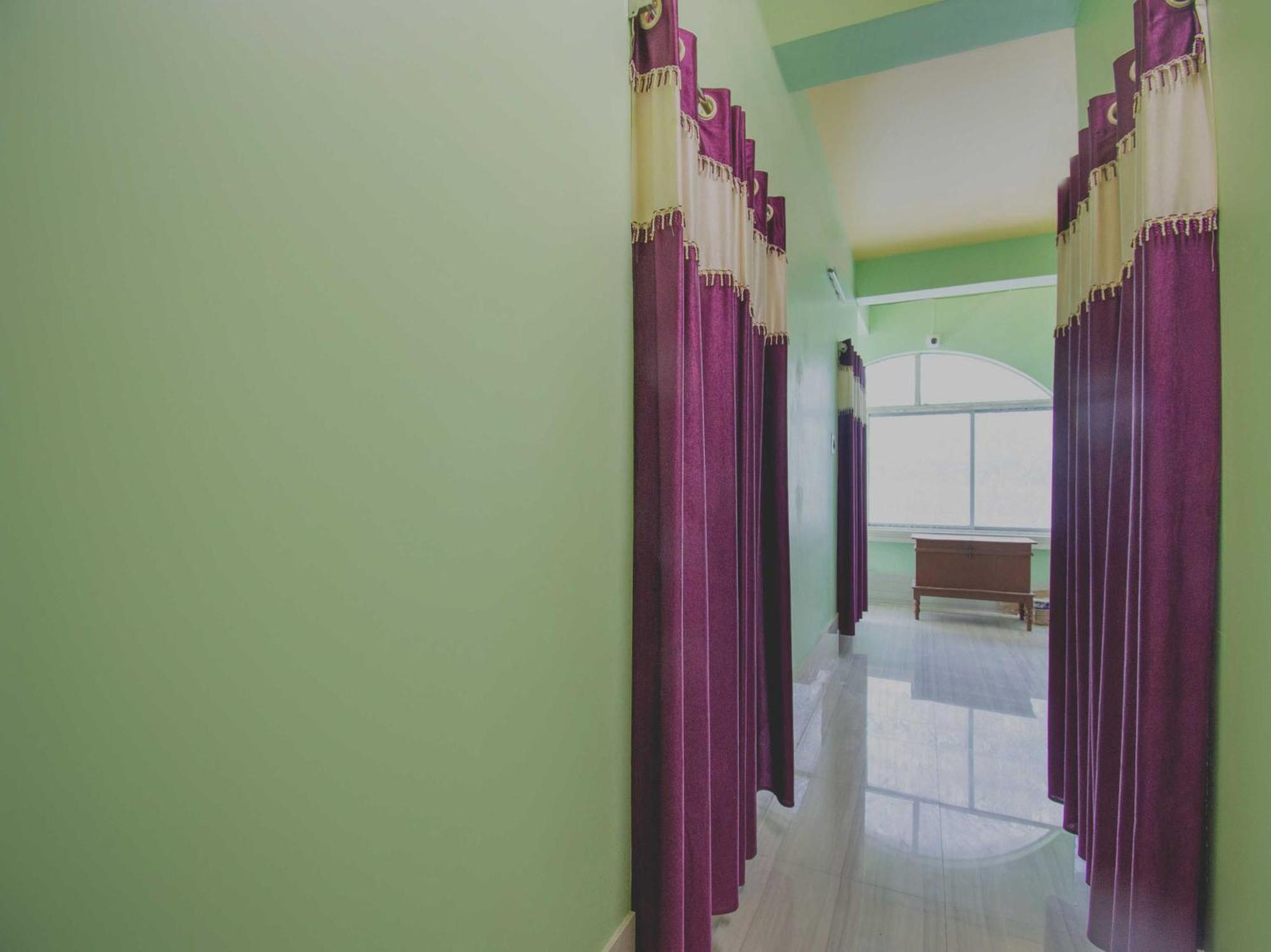 โอโย 40177 โฮเต็ล ทัช อินเตอร์เนชั่นแนล Hotel Baharampur ภายนอก รูปภาพ